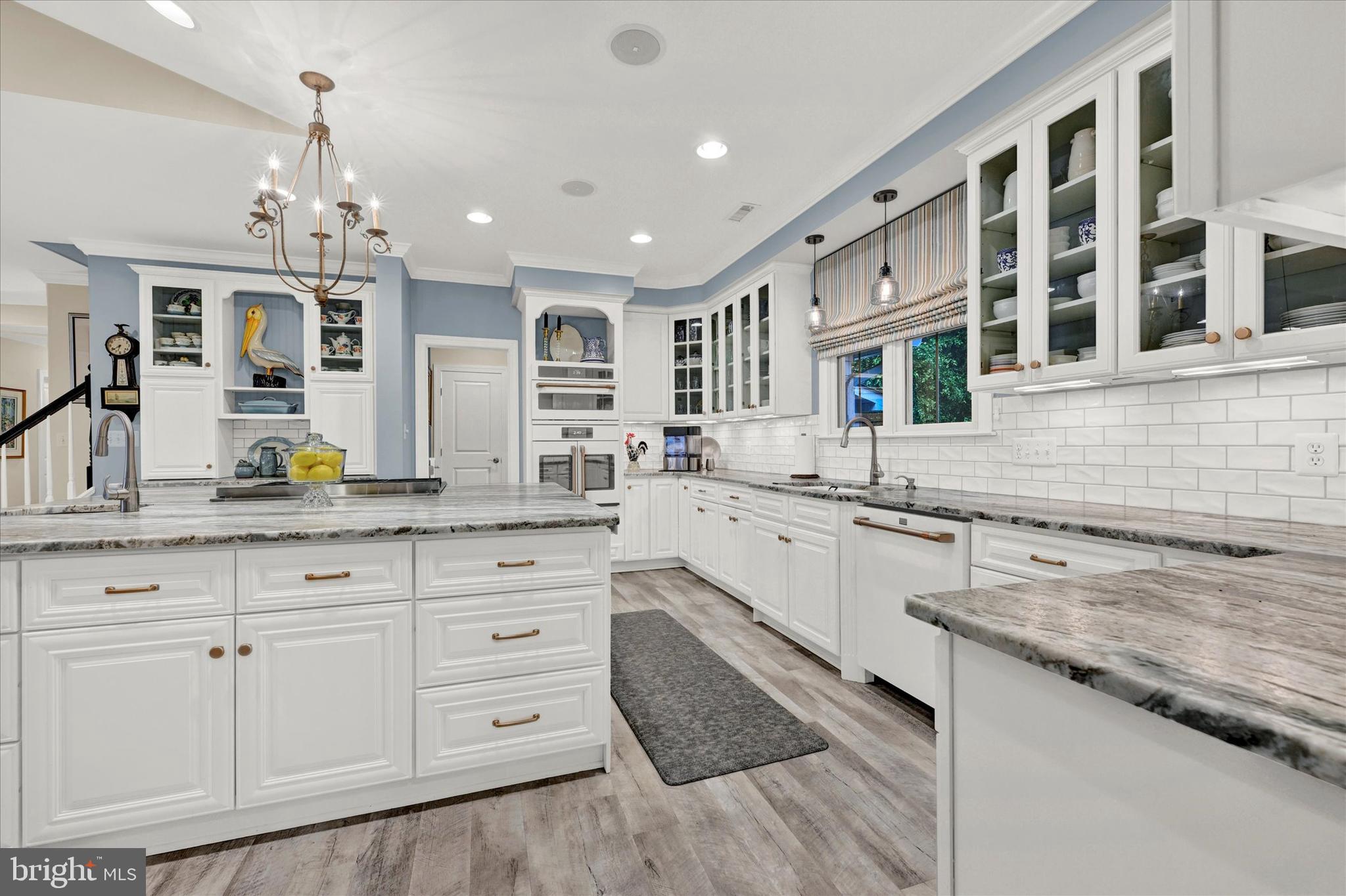 FRANKLIN MANOR BEACH - Residential