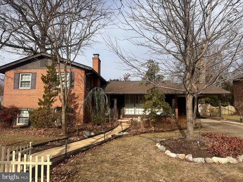 917 CRESTWOOD DRIVE ALEXANDRIA VA 22302