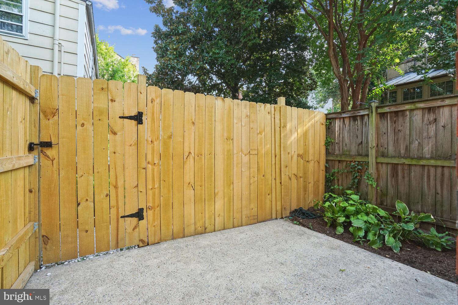 OLD TOWN - Residential Lease