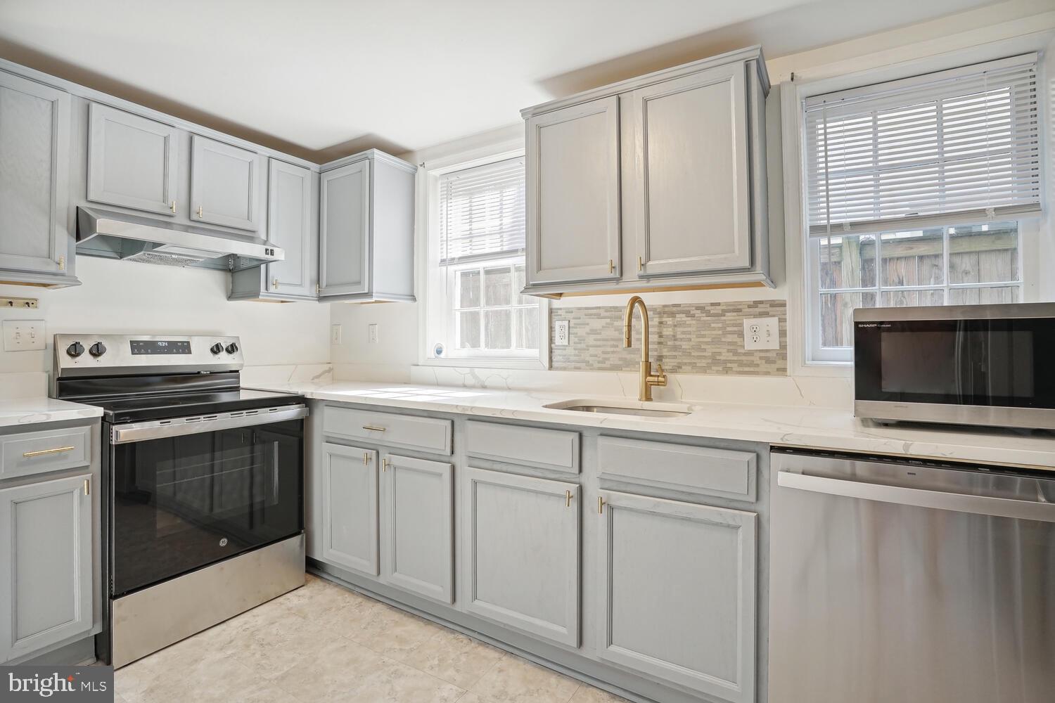 OLD TOWN - Residential Lease