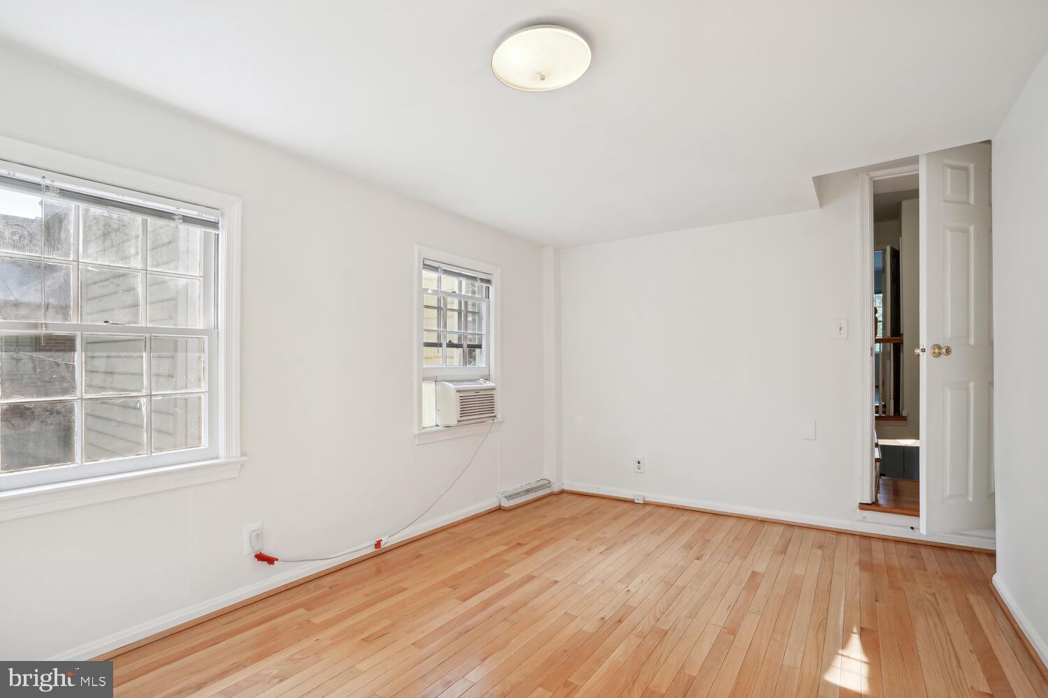 OLD TOWN - Residential Lease