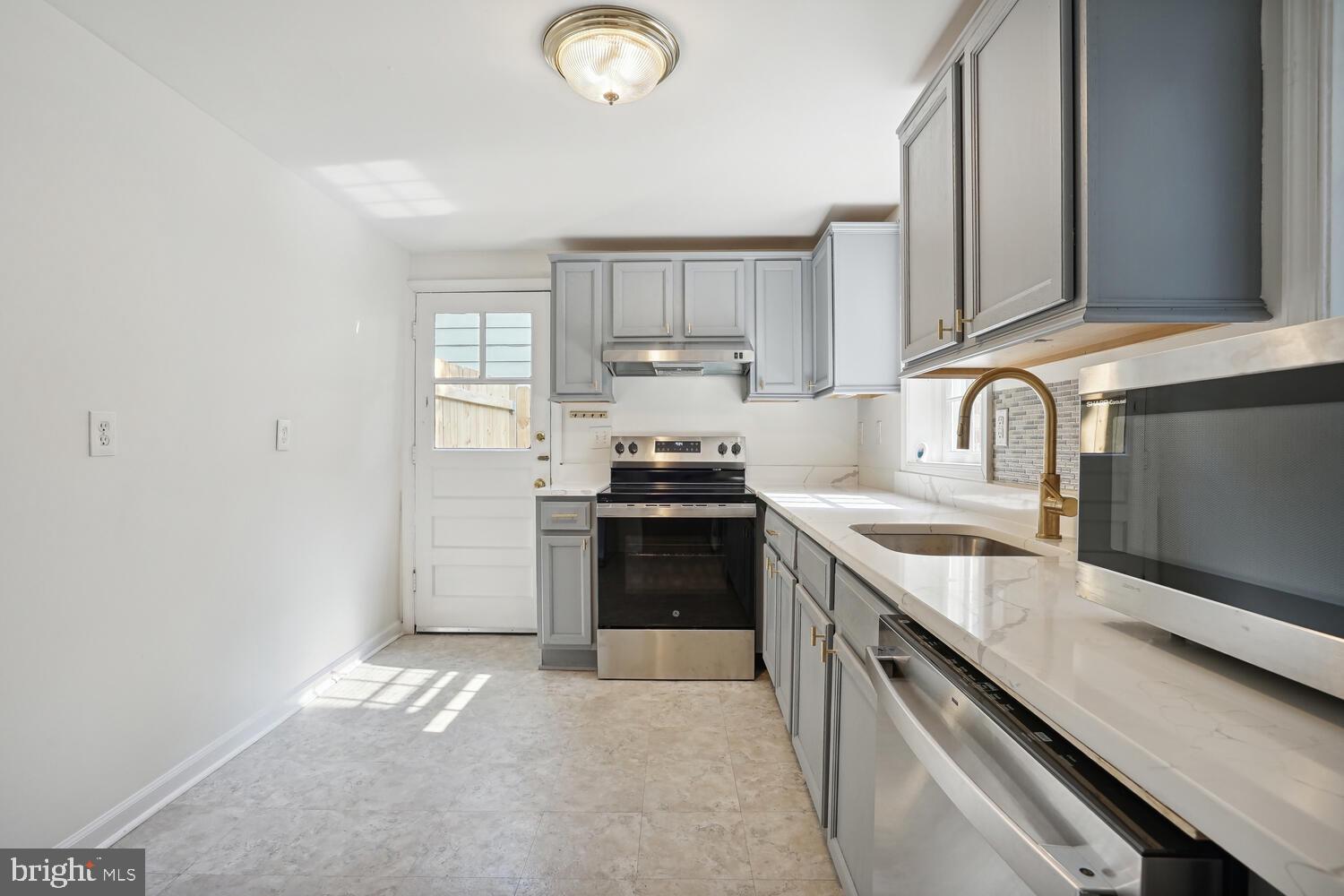 OLD TOWN - Residential Lease