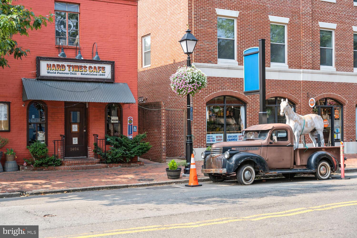 OLD TOWN - Residential Lease