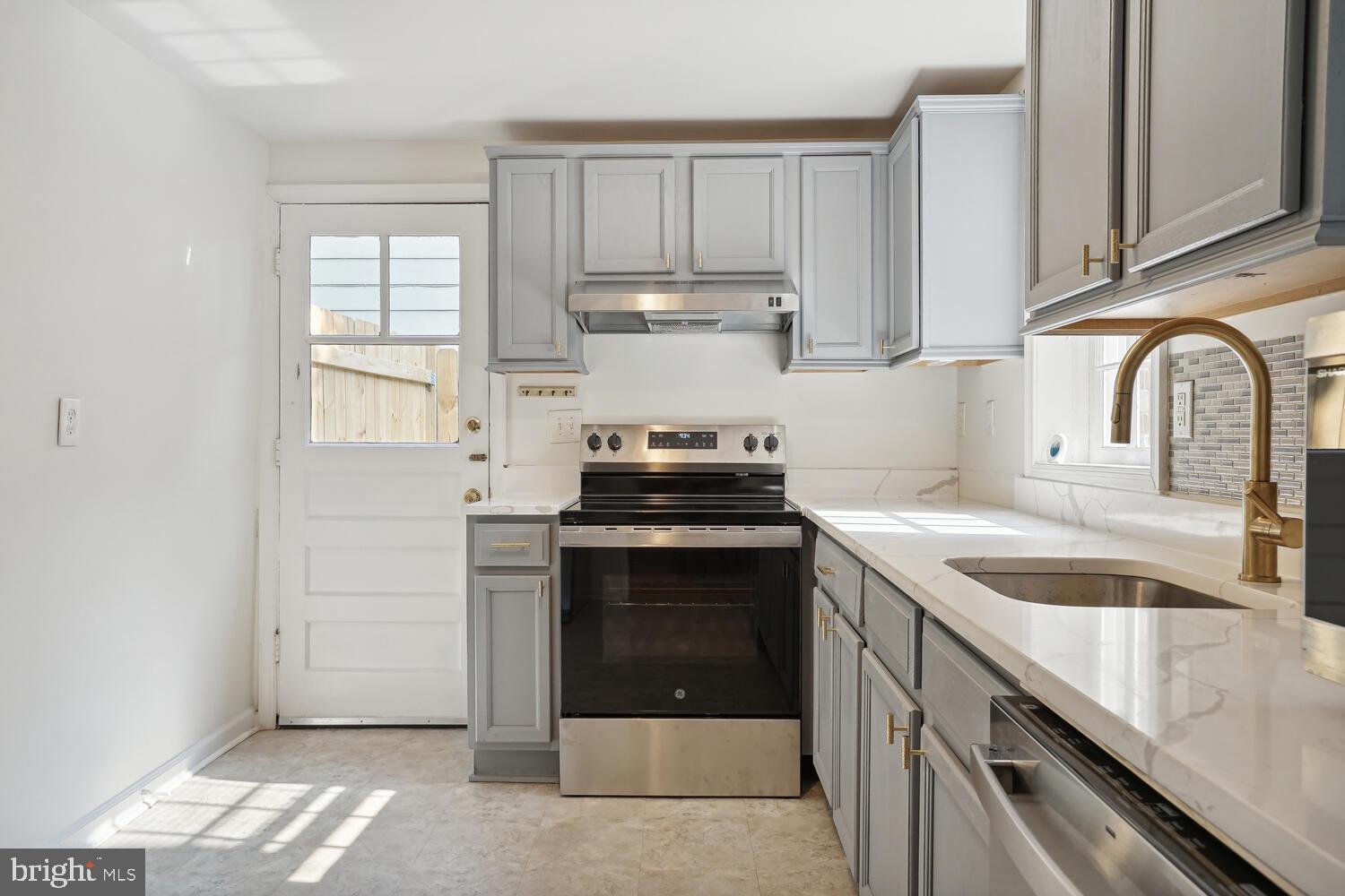 OLD TOWN - Residential Lease