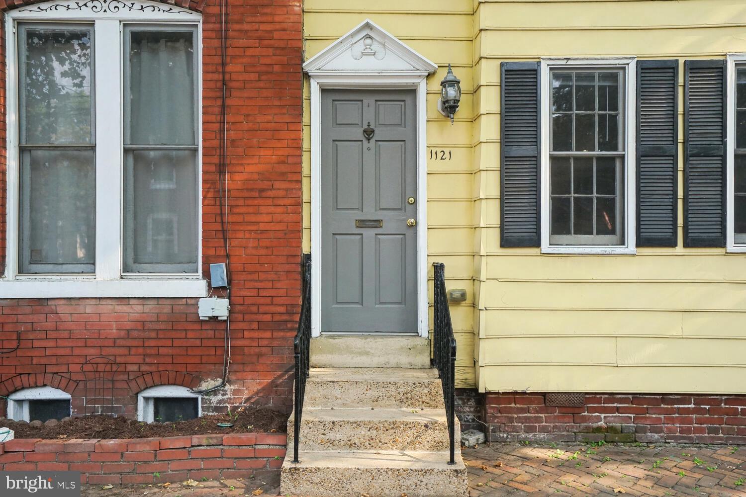 OLD TOWN - Residential Lease