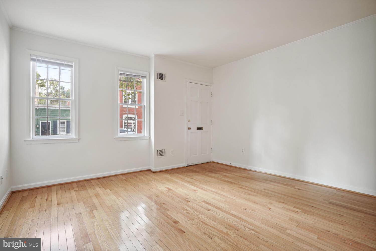 OLD TOWN - Residential Lease