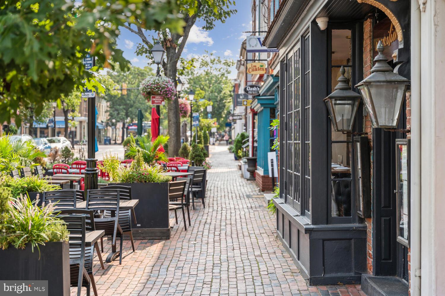 OLD TOWN - Residential Lease