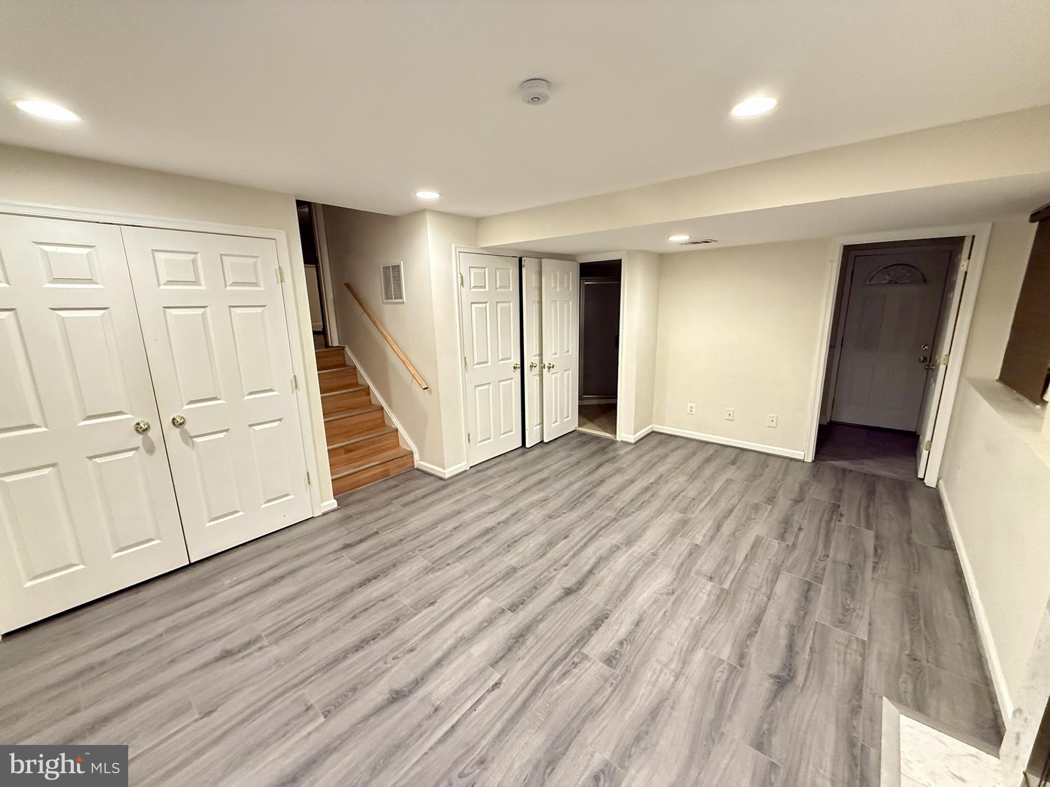 KNOLLS OF DUMFRIES - Residential Lease