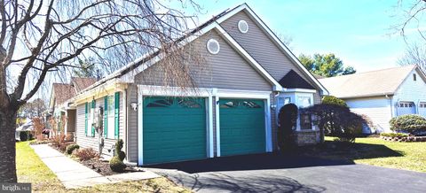 Photo of 26 Skyline Drive, LAKEWOOD, NJ 08701 (MLS # NJOC2040942)