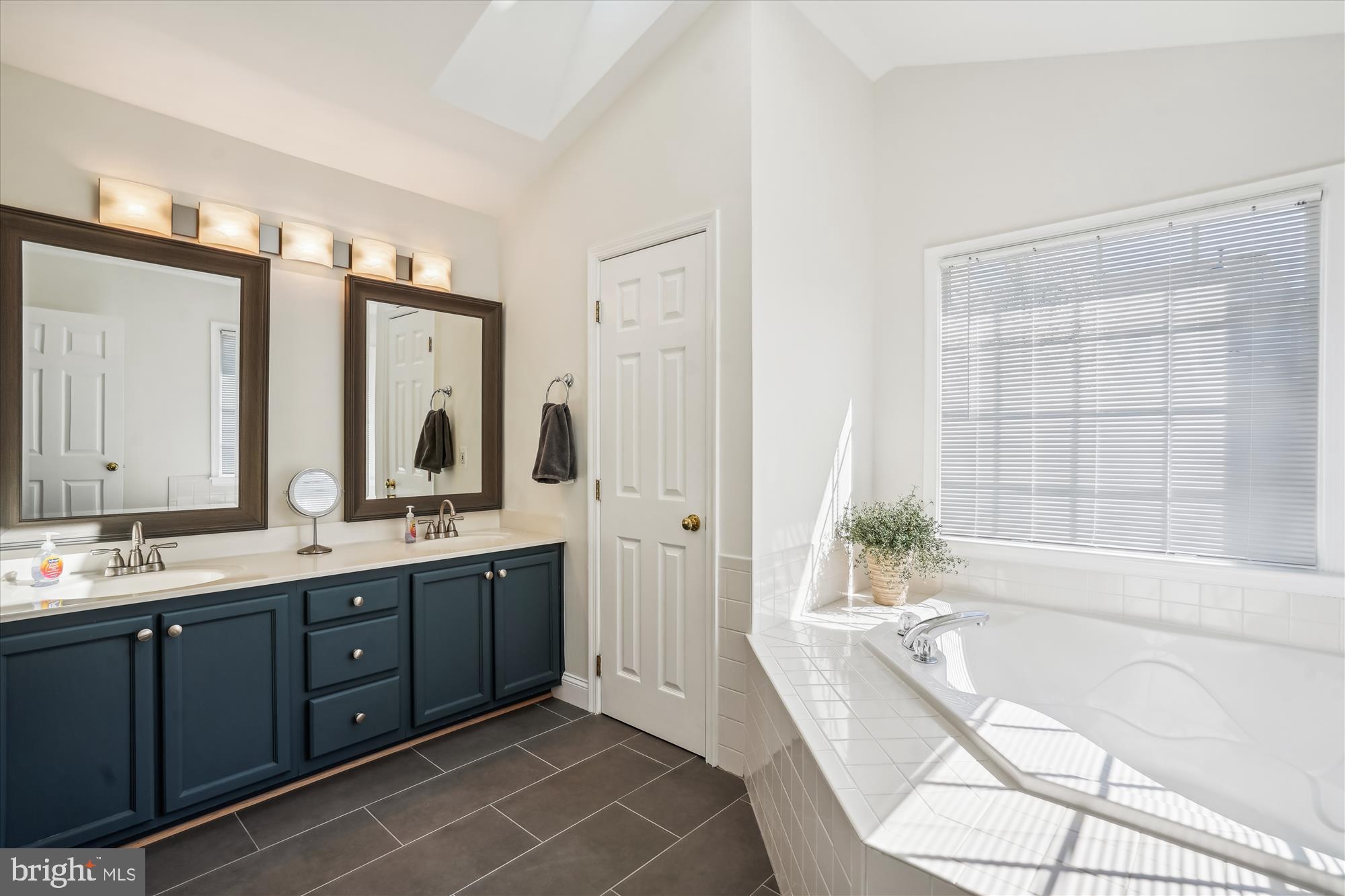 CASCADES LOWES ISLAND - Residential