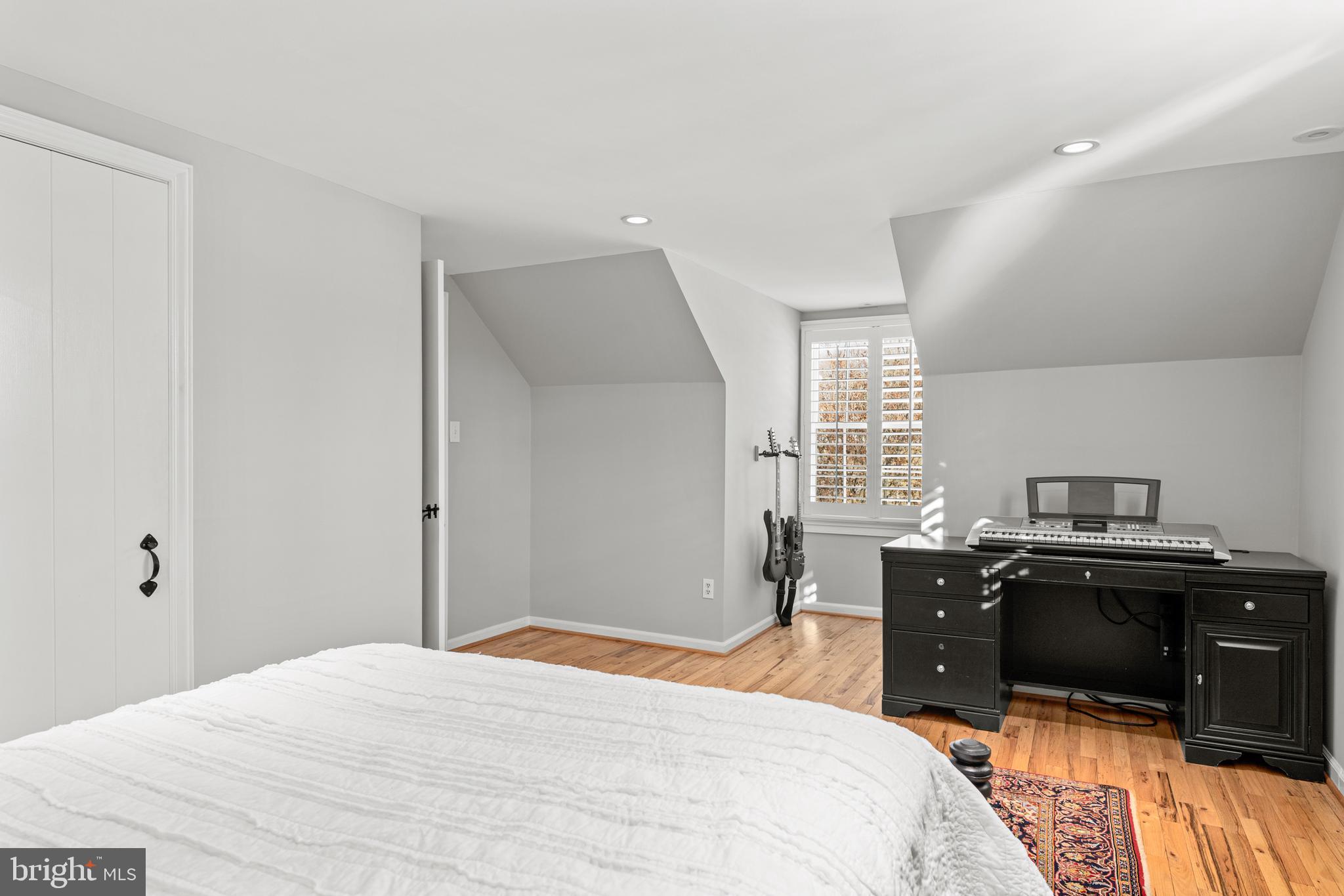 RADNOR HUNT - Residential