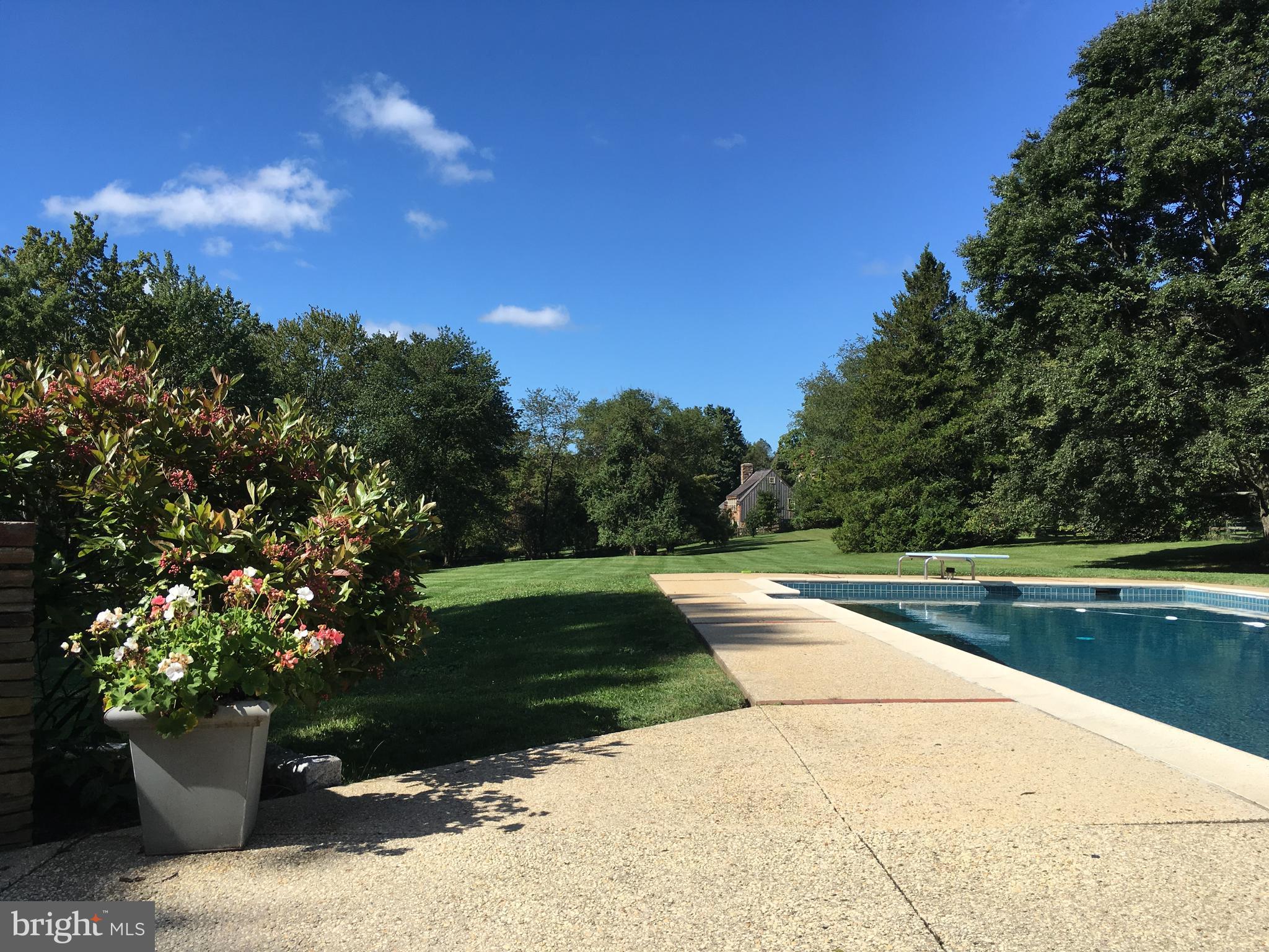 RADNOR HUNT - Residential