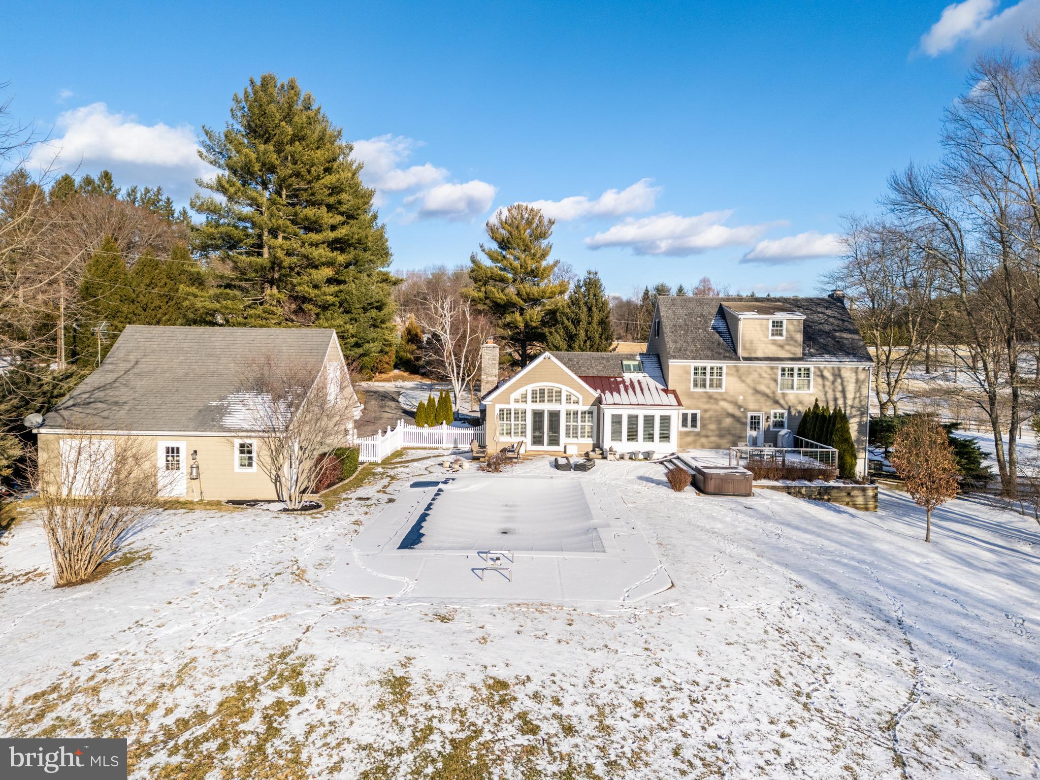 RADNOR HUNT - Residential