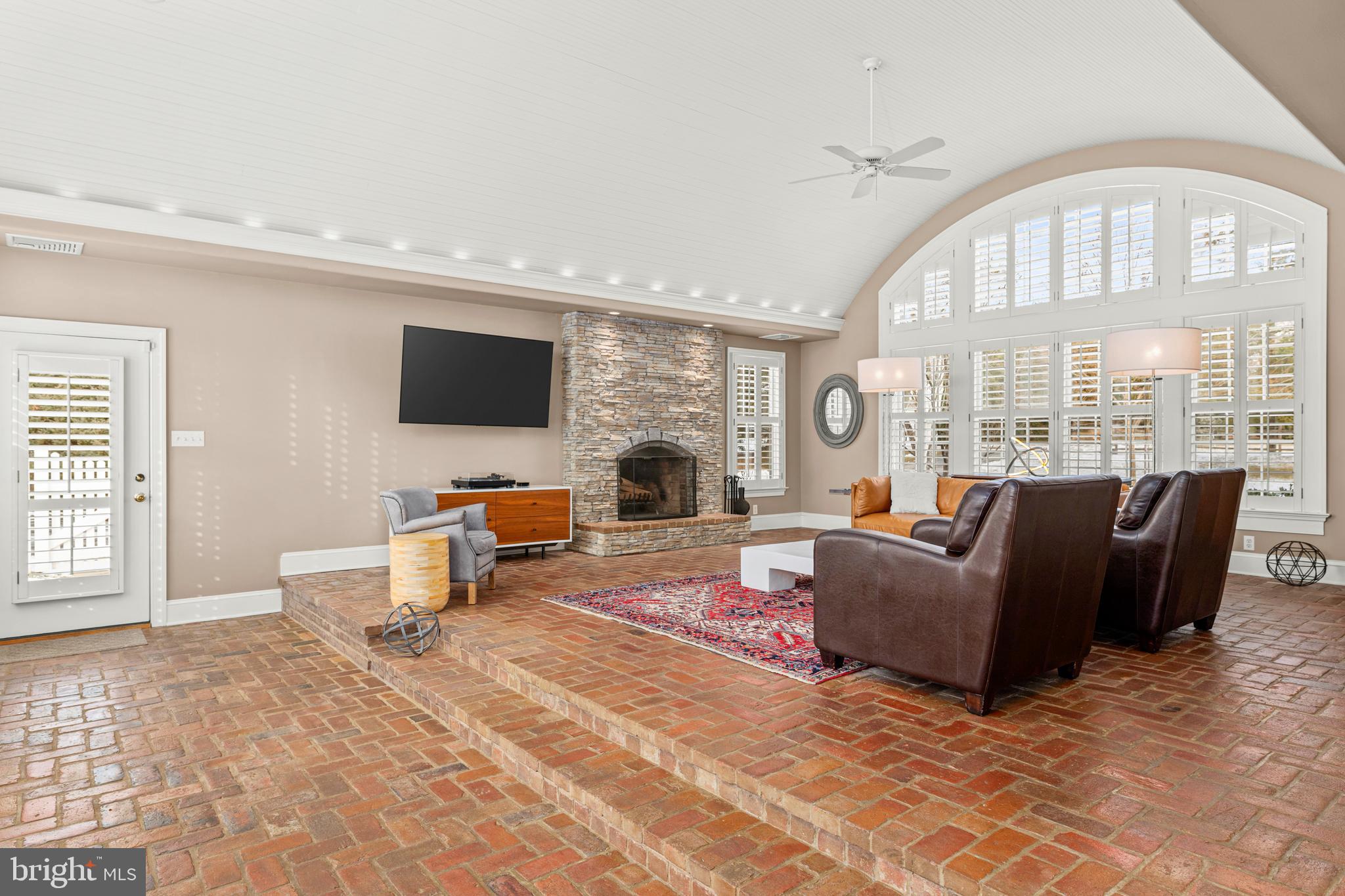 RADNOR HUNT - Residential