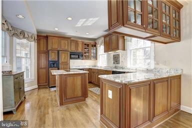 MCLEAN CREST - Residential Lease