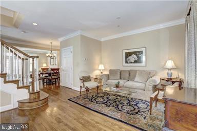 MCLEAN CREST - Residential Lease