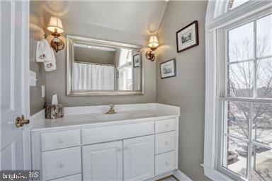 MCLEAN CREST - Residential Lease