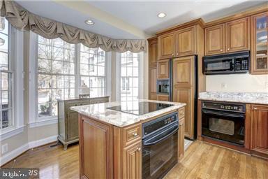 MCLEAN CREST - Residential Lease