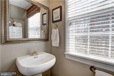 MCLEAN CREST - Residential Lease