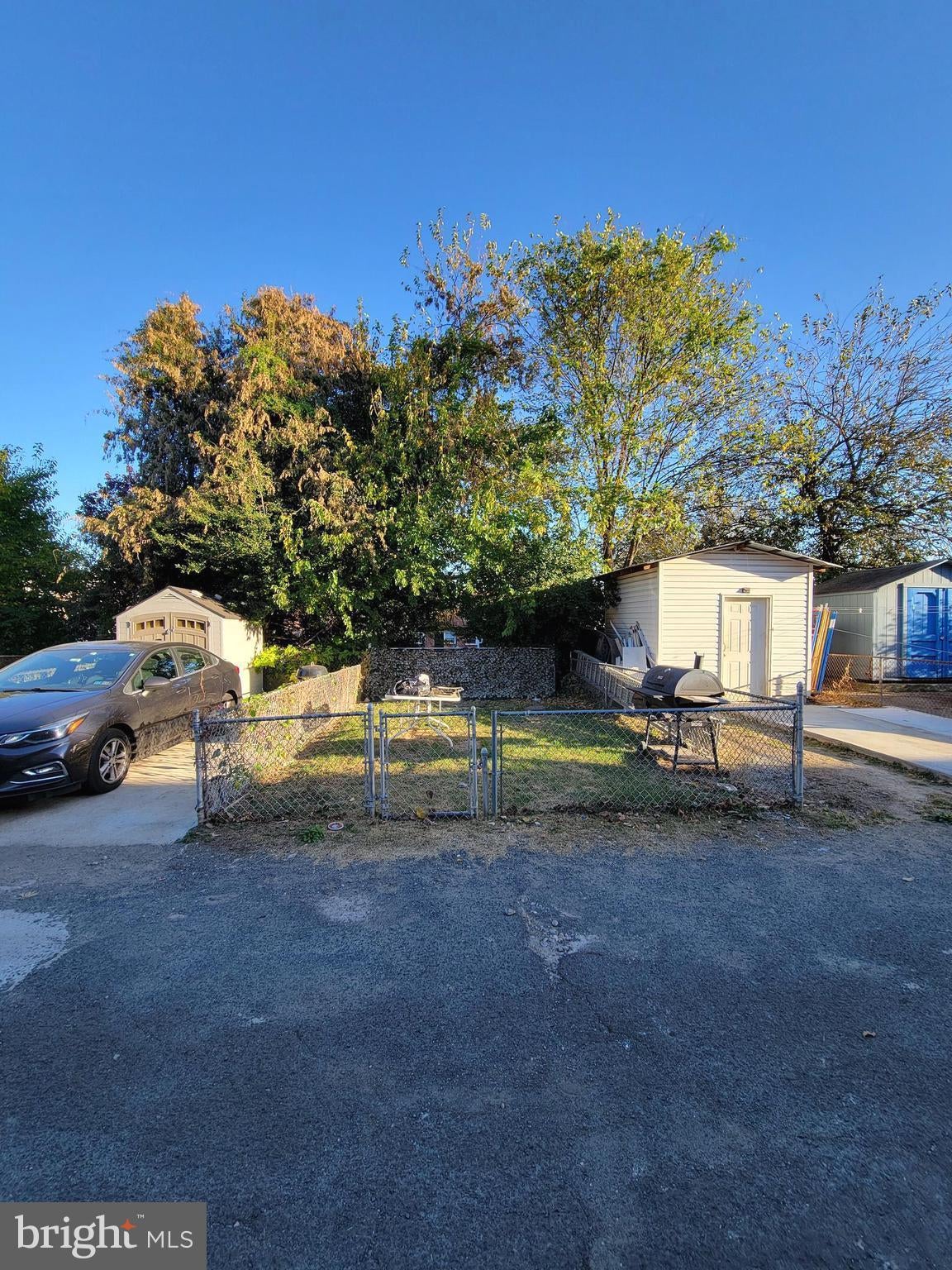5851 SYLVESTER STREET