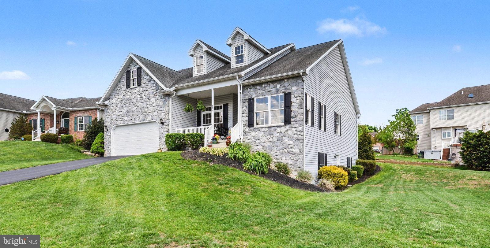 439 WOODLAND DRIVE