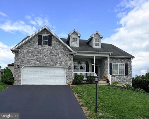 Photo of 439 Woodland Drive, DILLSBURG, PA 17019 (MLS # PAYK2102276)