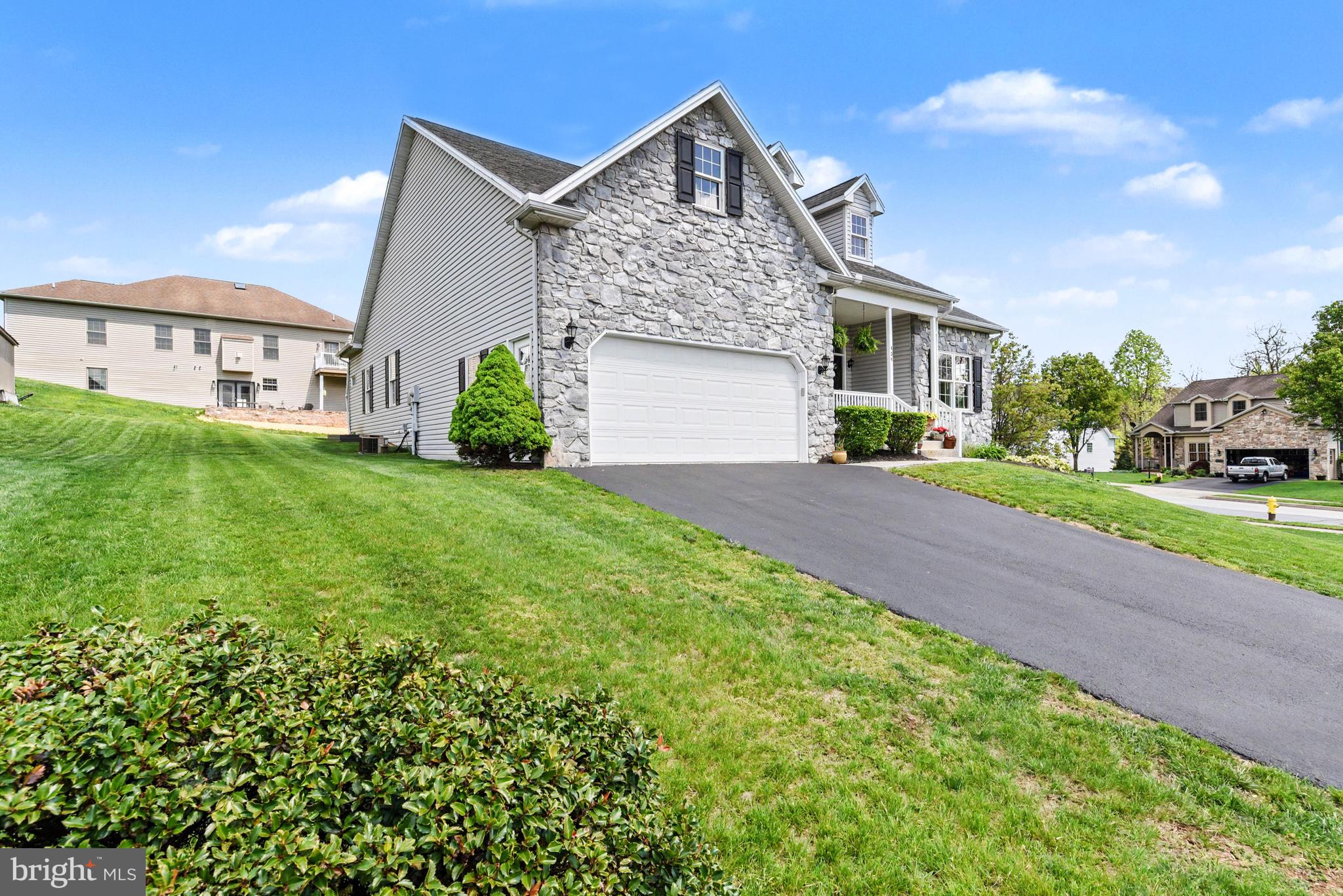 439 WOODLAND DRIVE