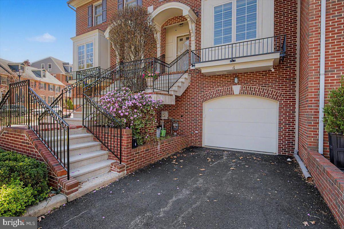 ROCKFORD MEWS - Residential