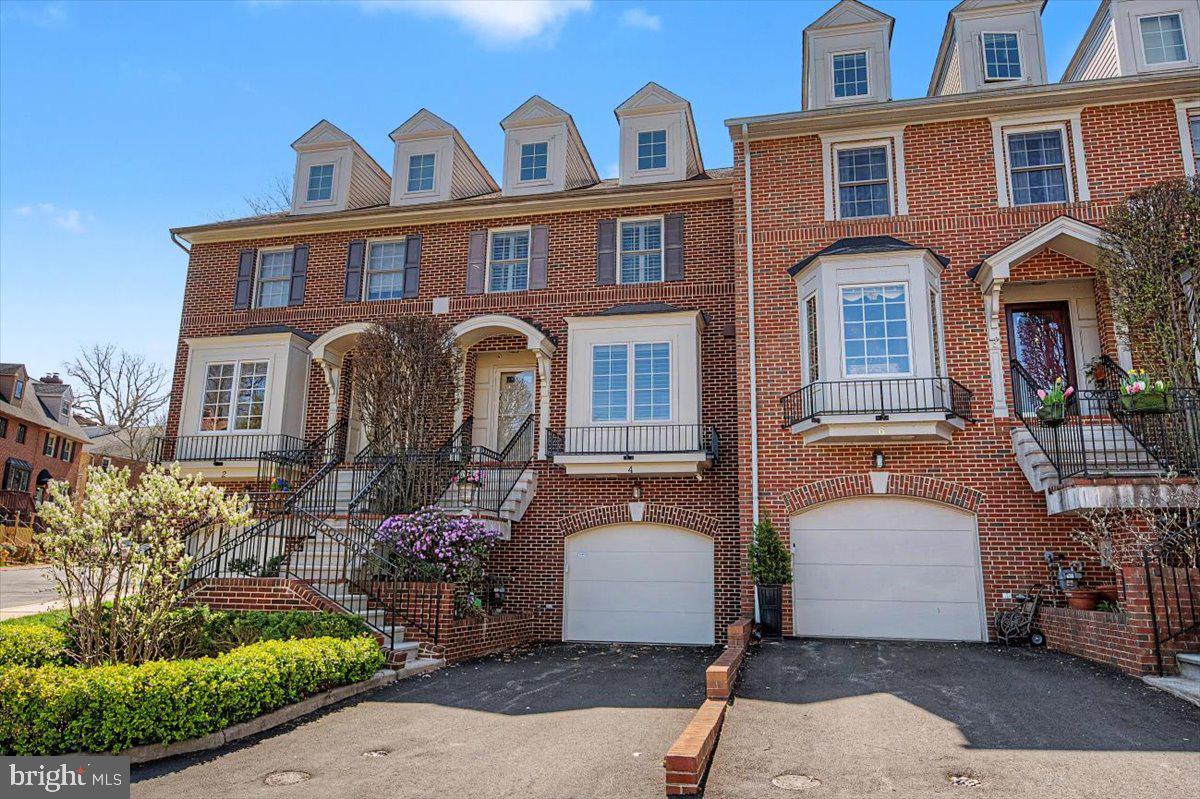 ROCKFORD MEWS - Residential