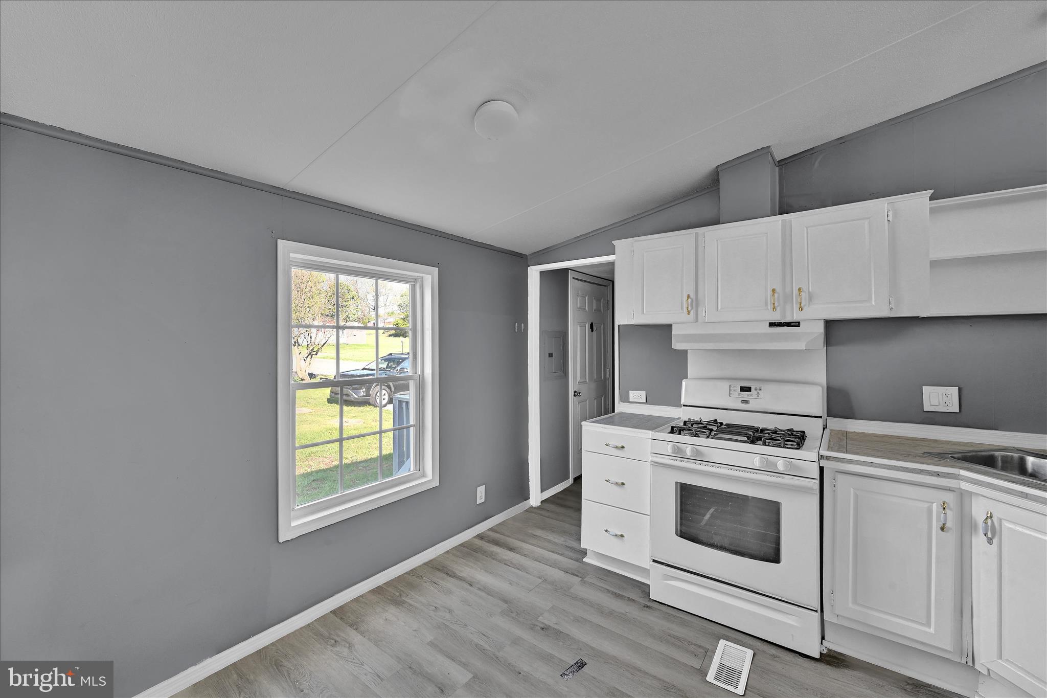 PLEASANT HILLS TR - Residential