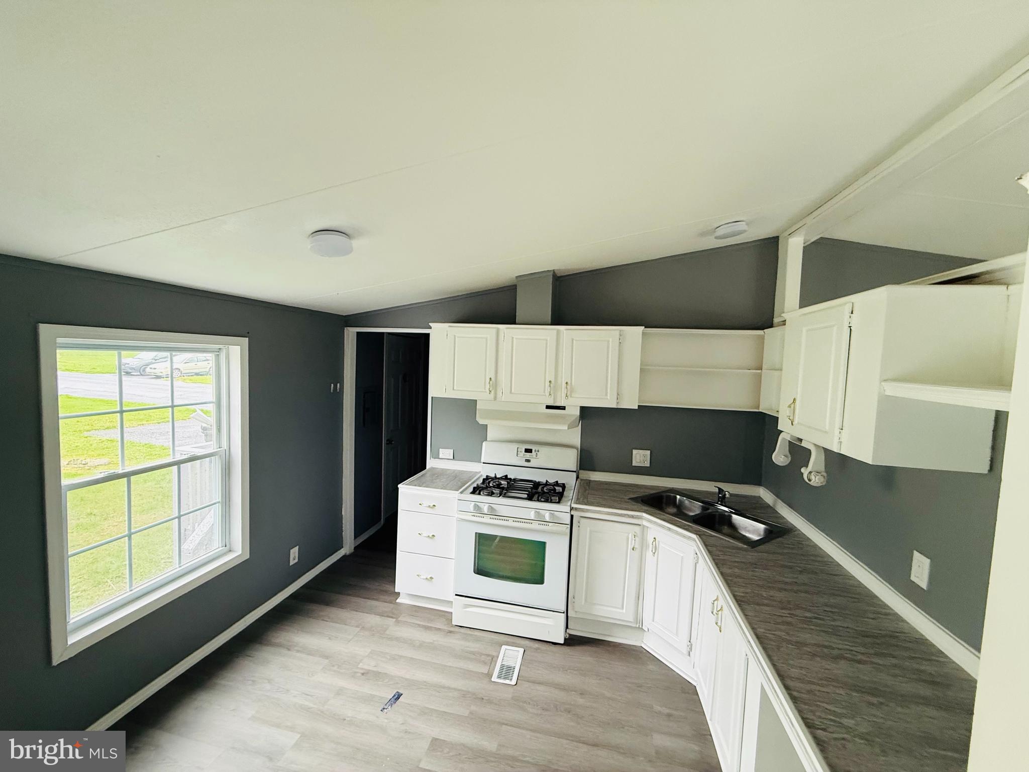 107 WHITE PINE AVENUE