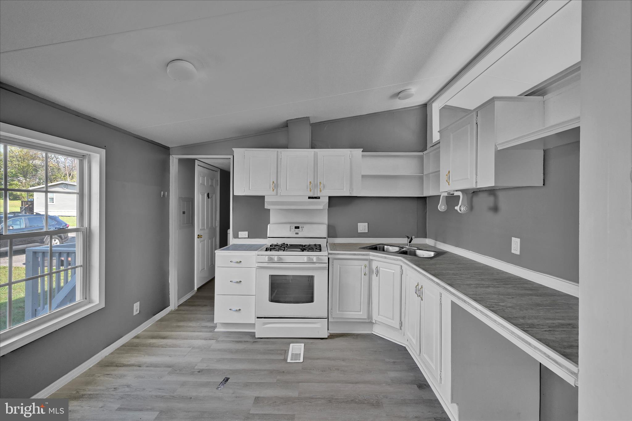 PLEASANT HILLS TR - Residential