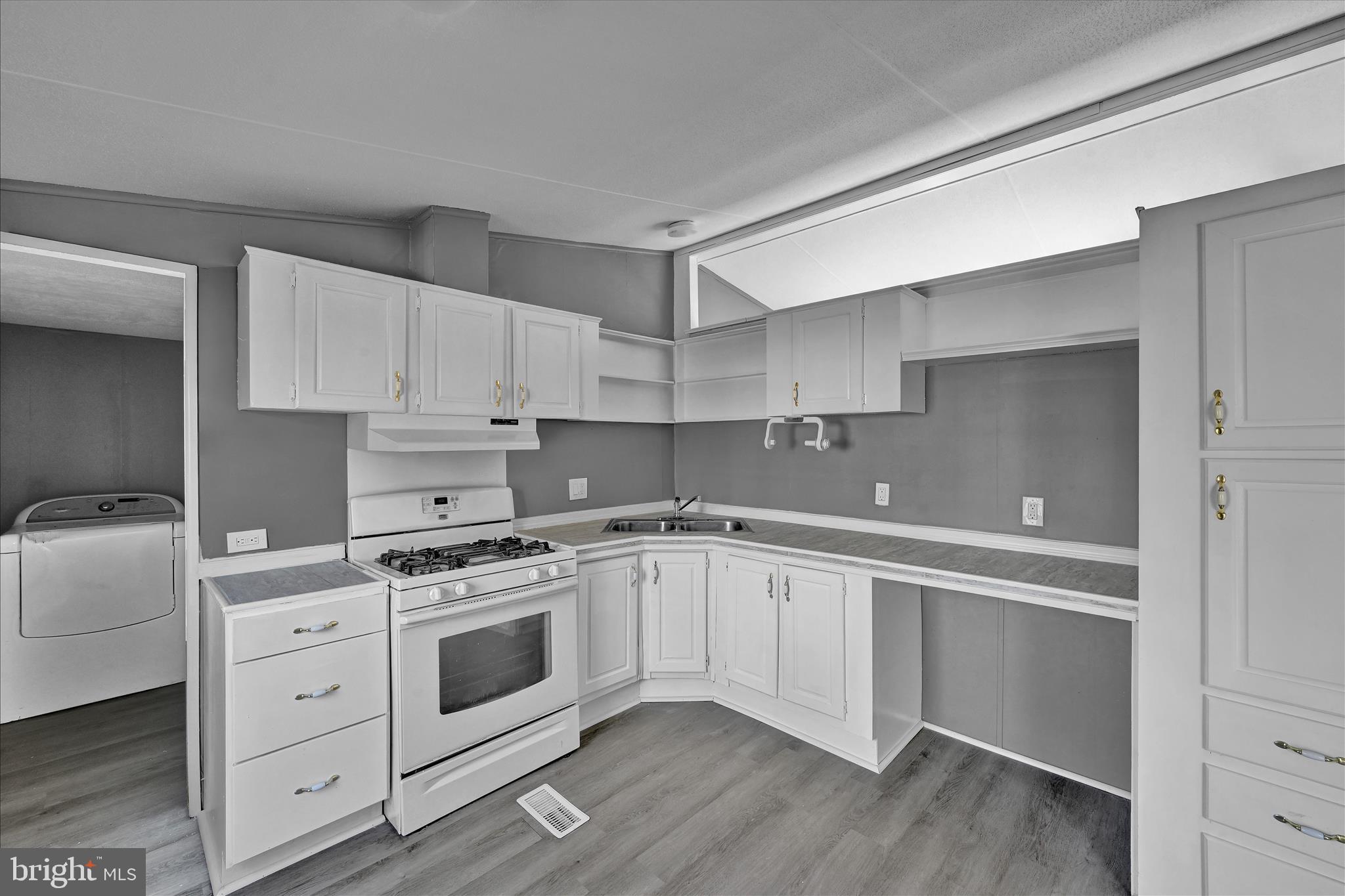 PLEASANT HILLS TR - Residential