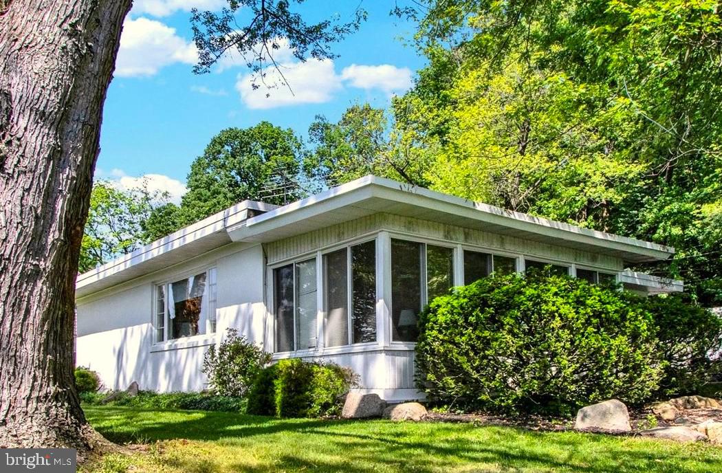 400 HILL CIRCLE