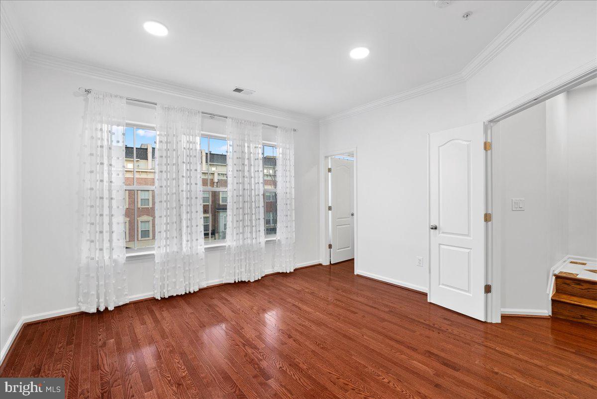 POTOMAC OVERLOOK CONDO - Residential Lease