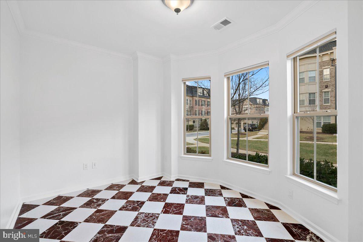 POTOMAC OVERLOOK CONDO - Residential Lease