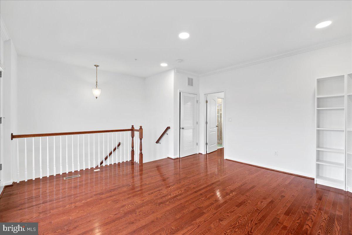 POTOMAC OVERLOOK CONDO - Residential Lease