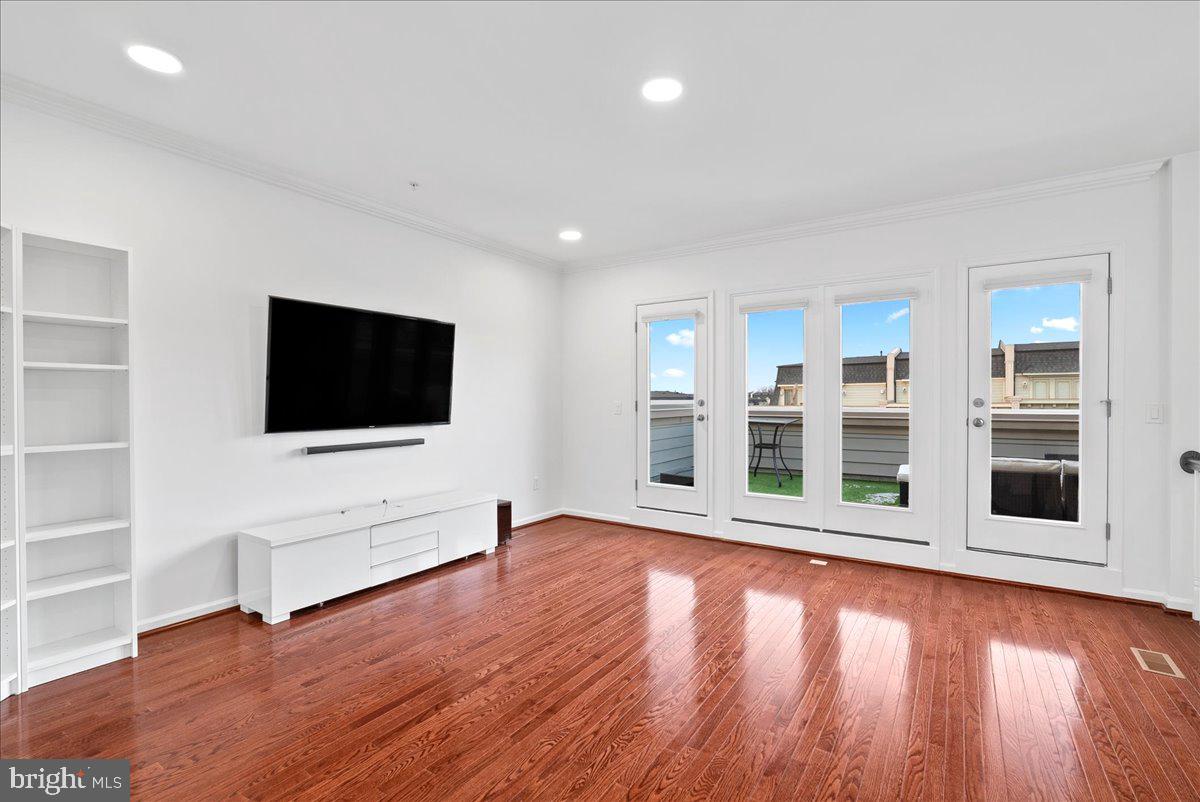 POTOMAC OVERLOOK CONDO - Residential Lease