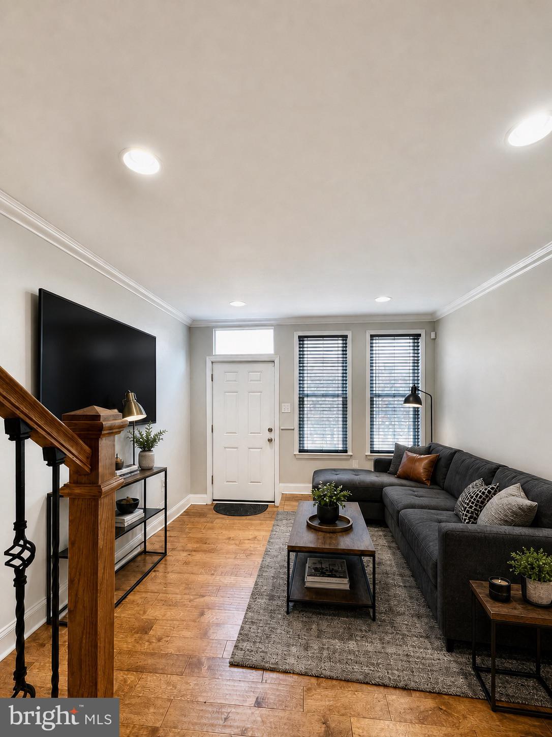 1019 W FAYETTE STREET
