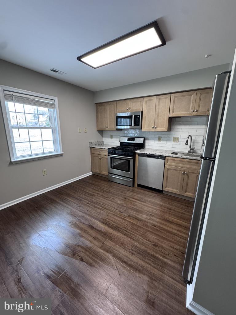 NEWTOWN GRANT - Residential Lease