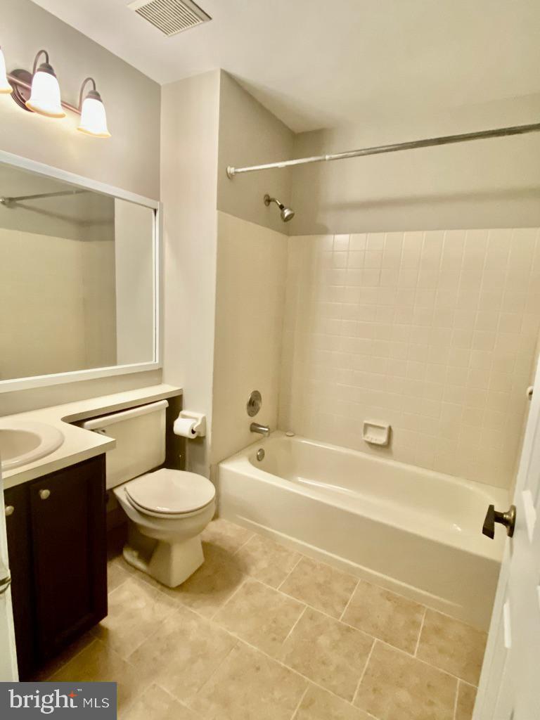 NEWTOWN GRANT - Residential Lease