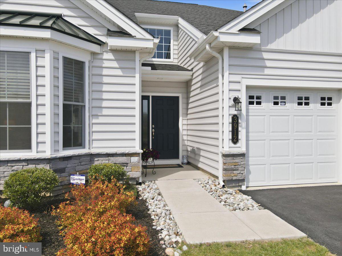 TRADITIONS OF AMERICA AT GREEN POND - Residential
