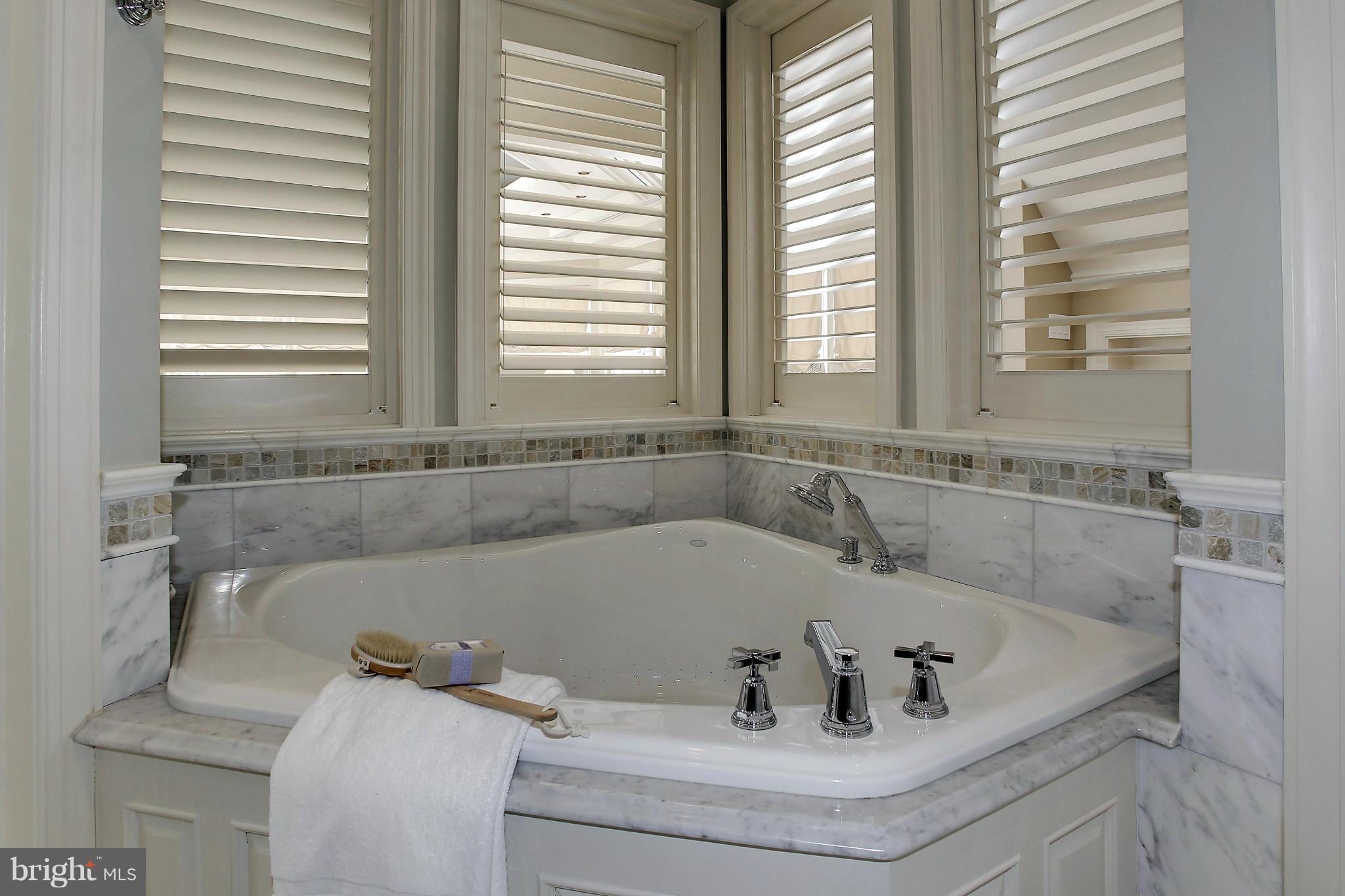 MAZZA WOODS - Residential