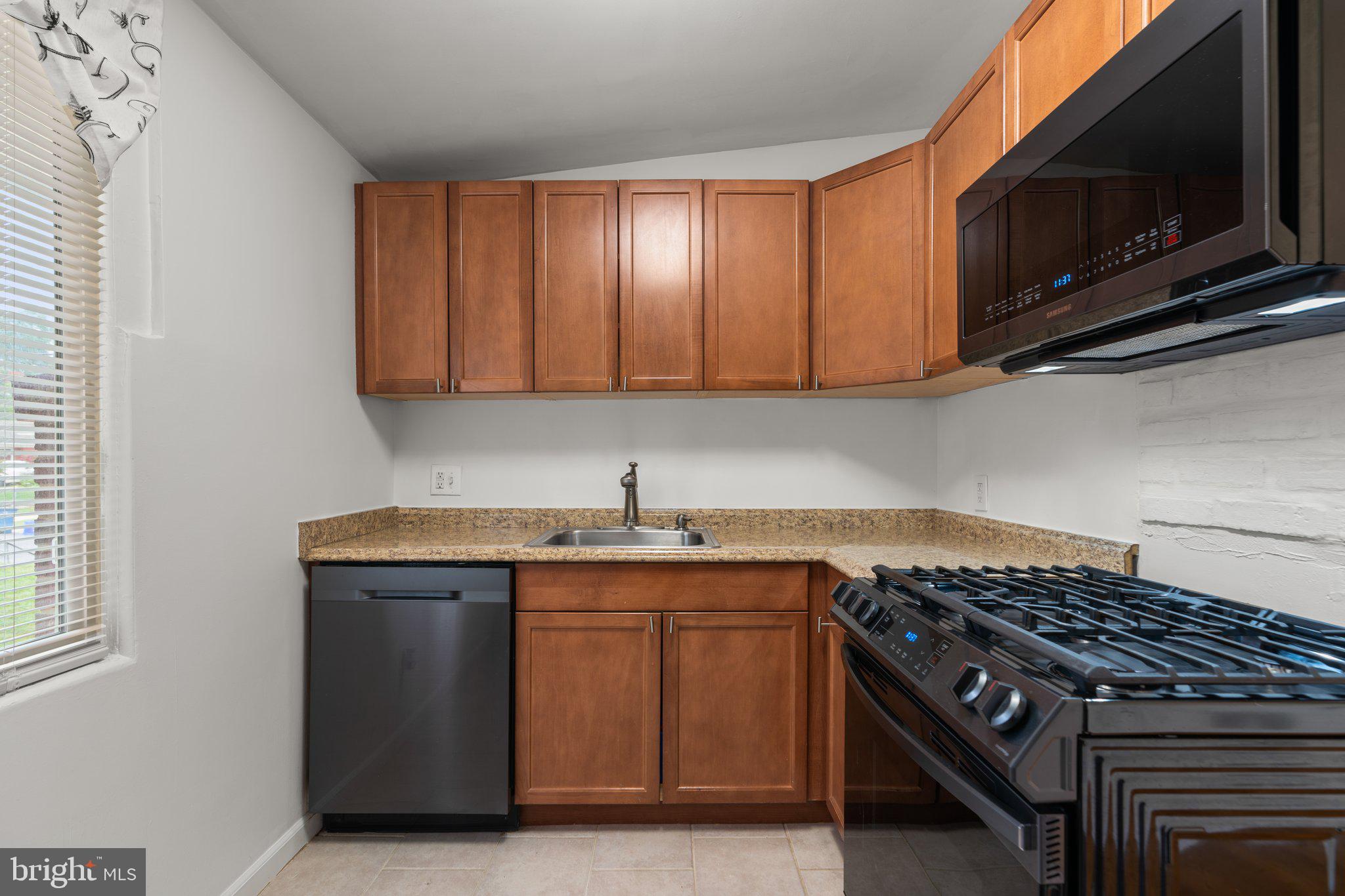 NEW HAMPSHIRE ESTATES - Residential