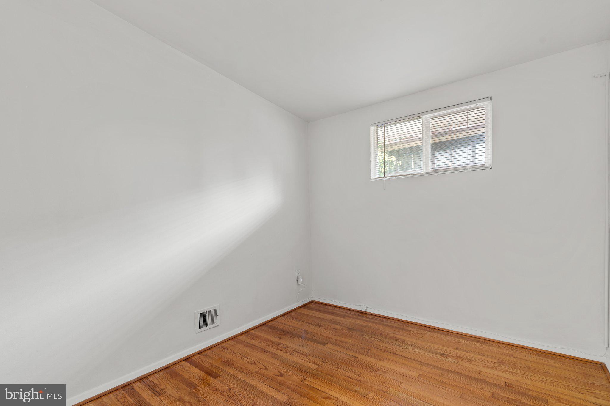 NEW HAMPSHIRE ESTATES - Residential