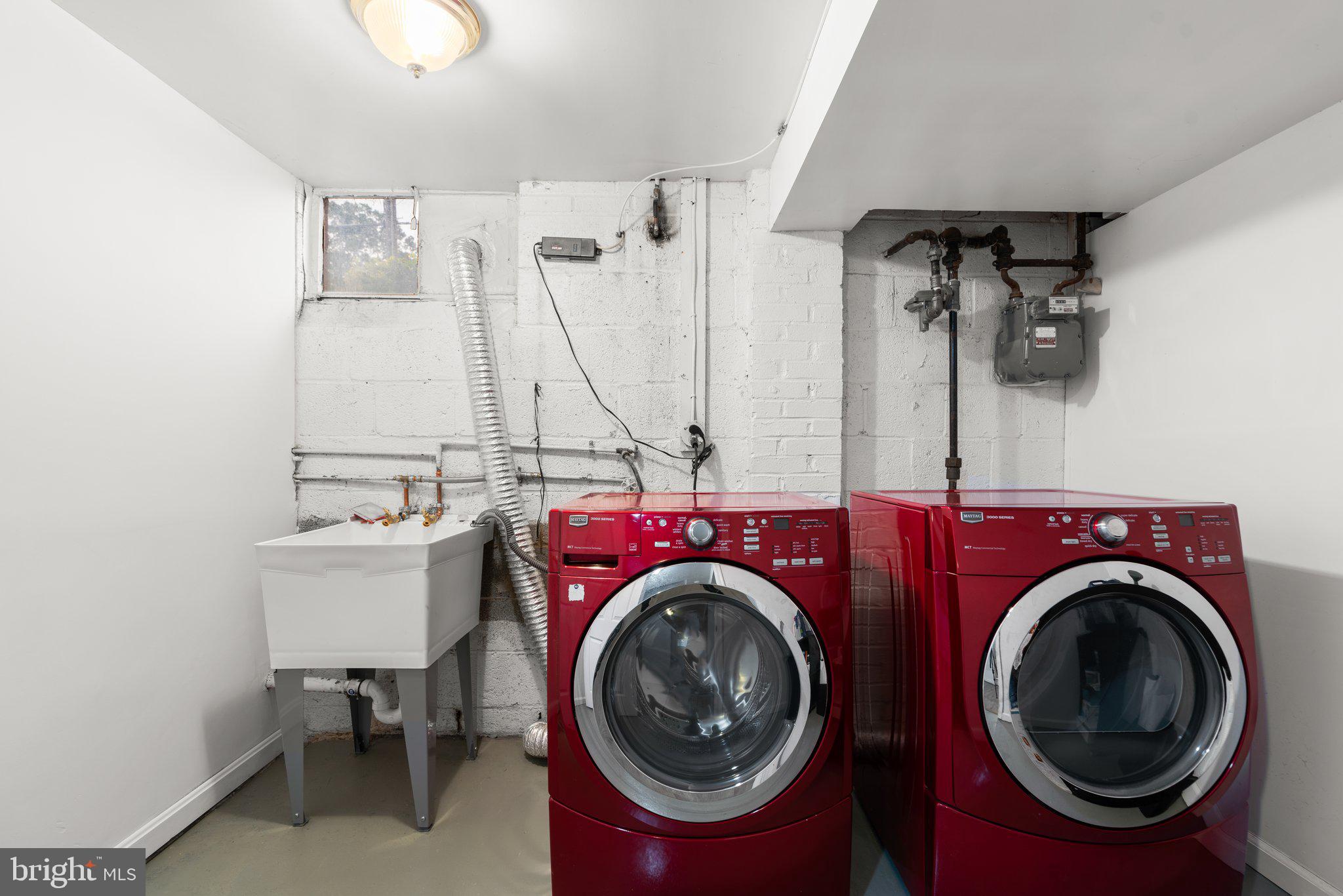 NEW HAMPSHIRE ESTATES - Residential