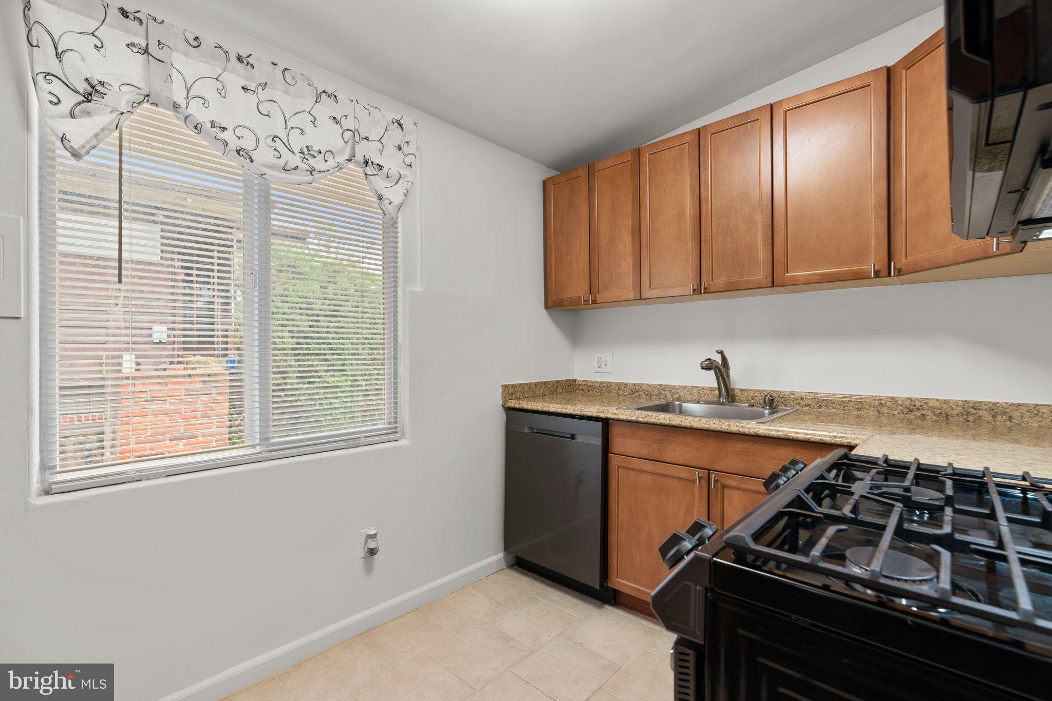 NEW HAMPSHIRE ESTATES - Residential