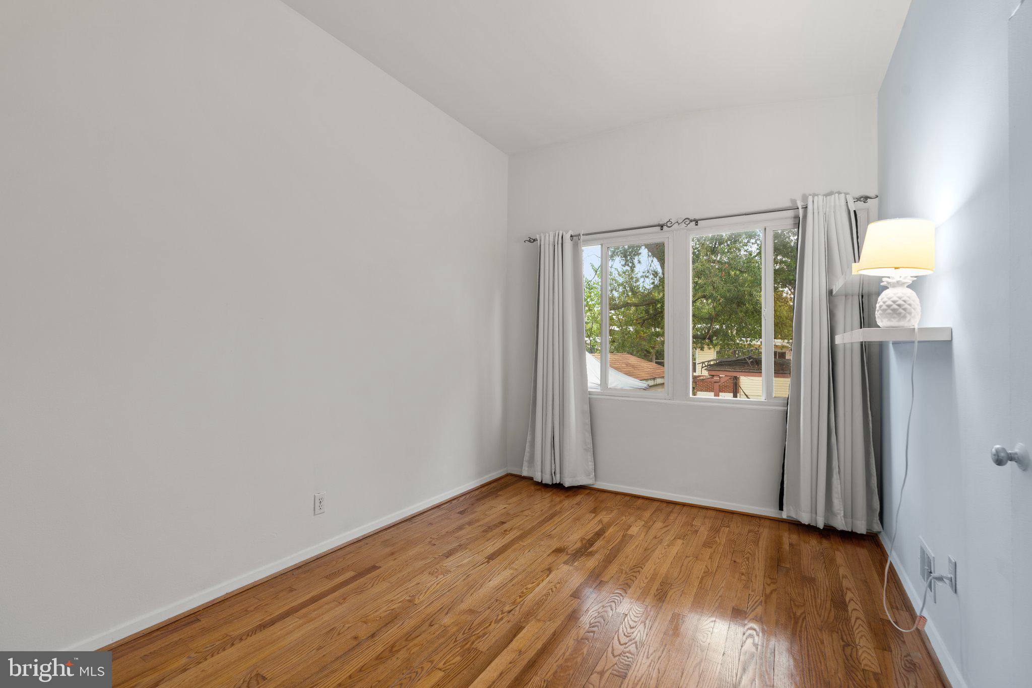 NEW HAMPSHIRE ESTATES - Residential