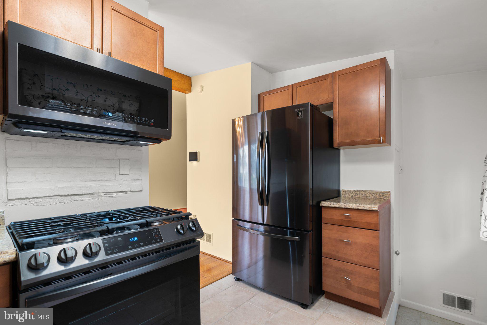 NEW HAMPSHIRE ESTATES - Residential