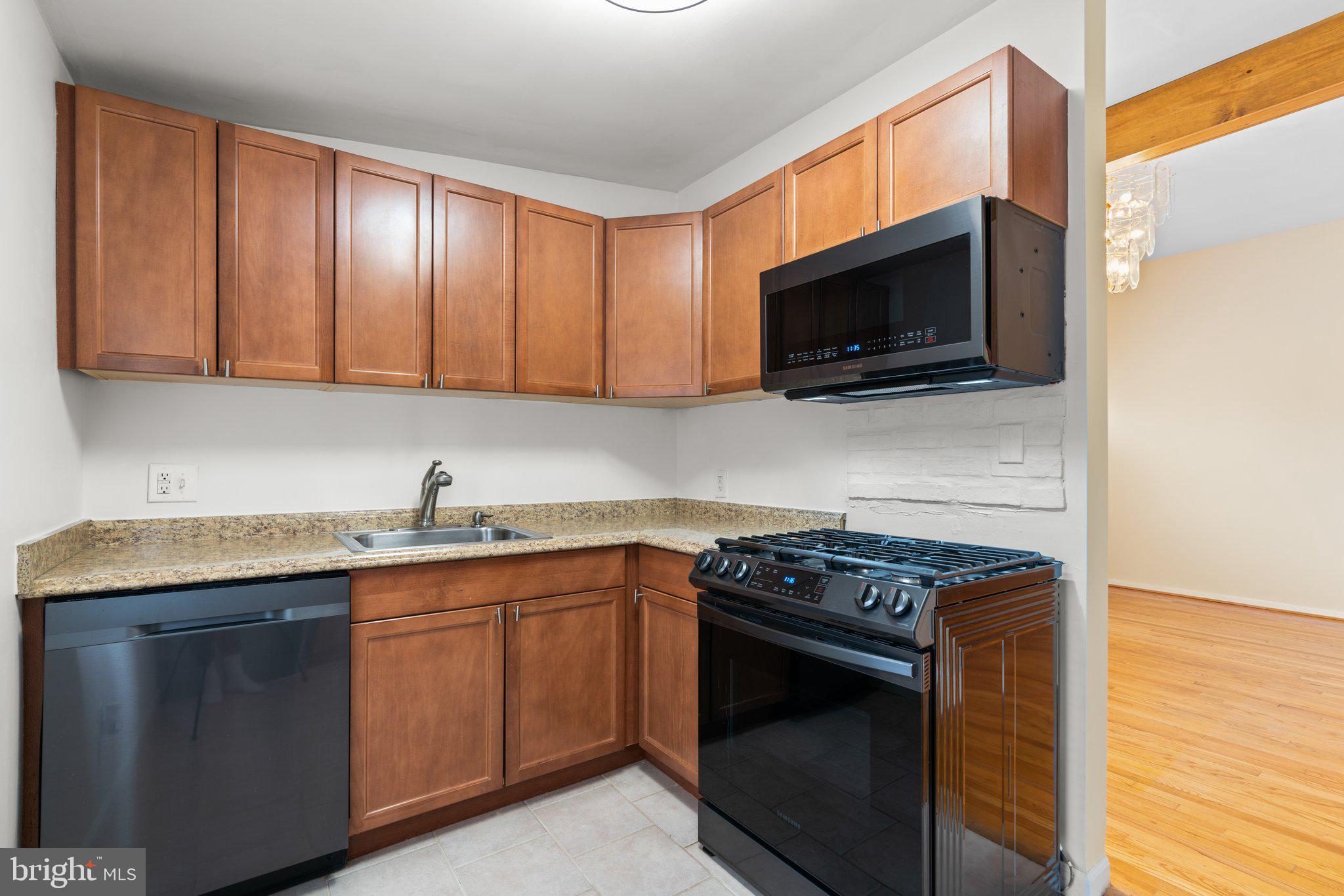 NEW HAMPSHIRE ESTATES - Residential